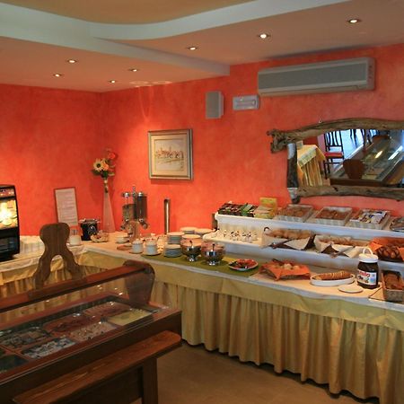 Hotel Merano Brenzone sul Garda Exteriör bild