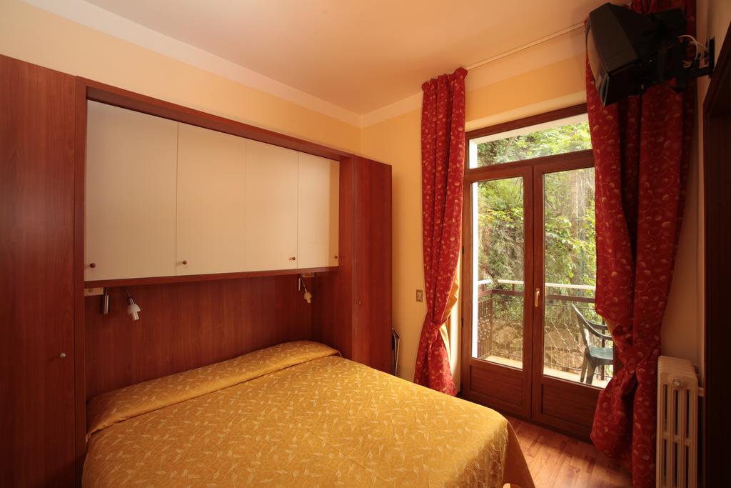 Hotel Merano Brenzone sul Garda Rum bild