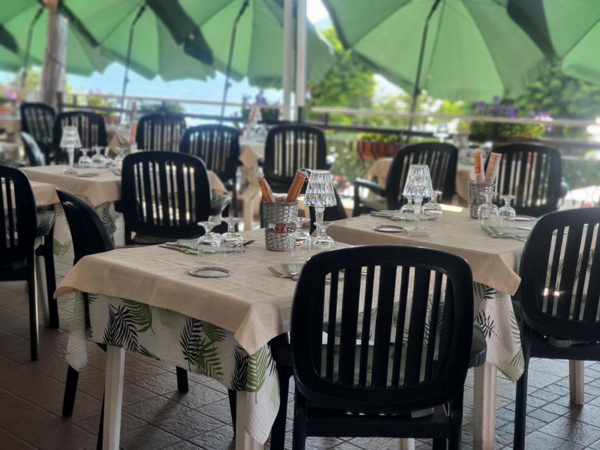 Hotel Merano Brenzone sul Garda Exteriör bild