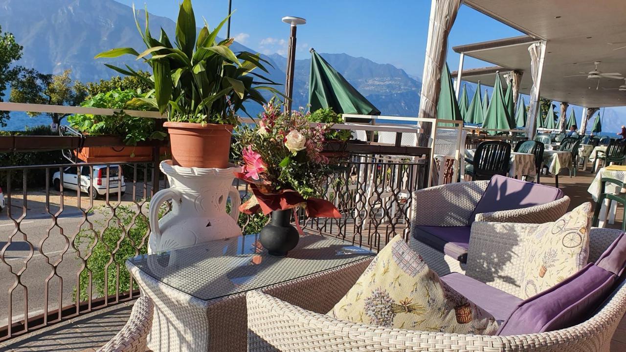 Hotel Merano Brenzone sul Garda Exteriör bild