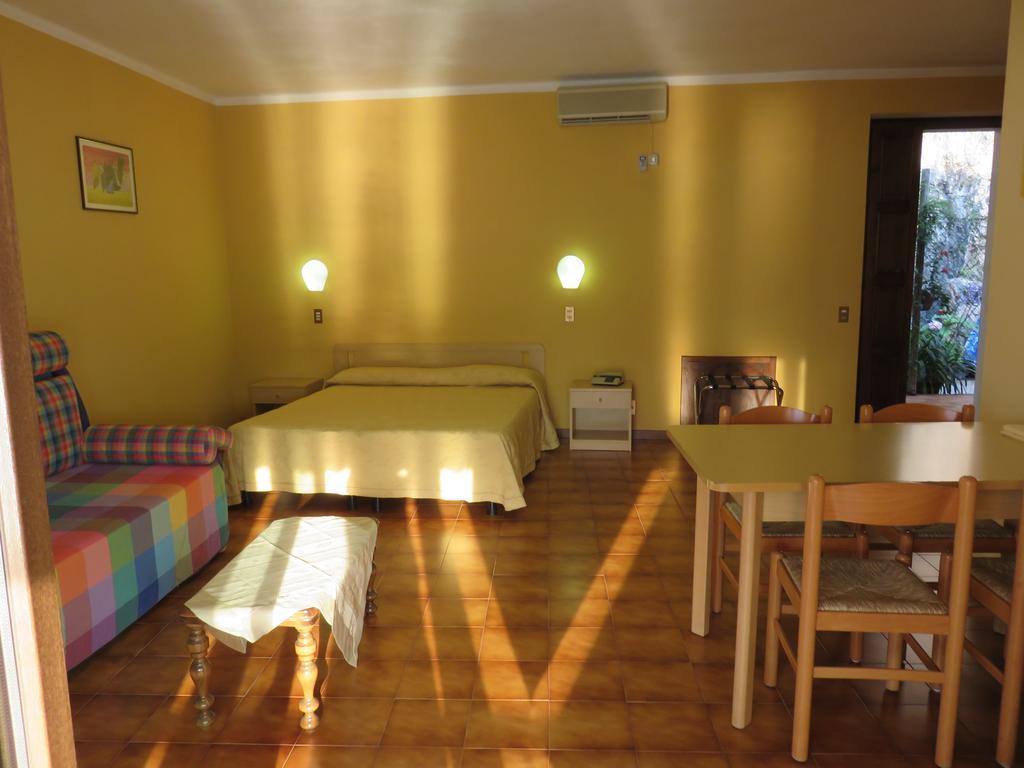 Hotel Merano Brenzone sul Garda Exteriör bild