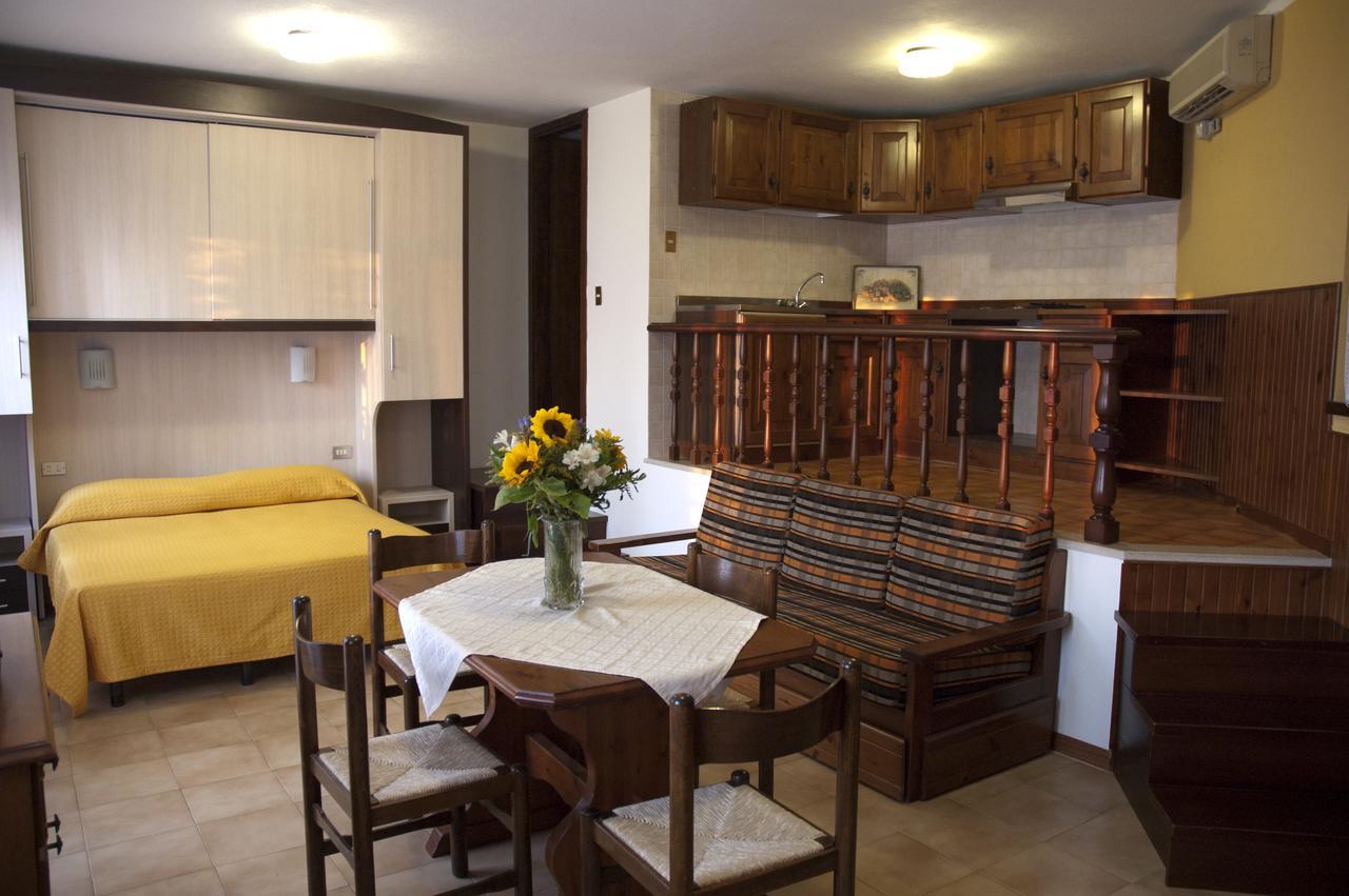 Hotel Merano Brenzone sul Garda Exteriör bild