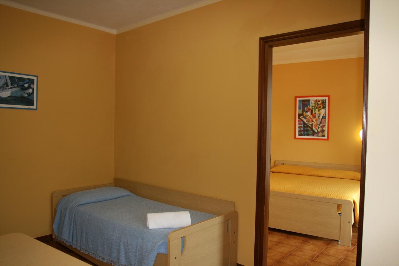Hotel Merano Brenzone sul Garda Exteriör bild